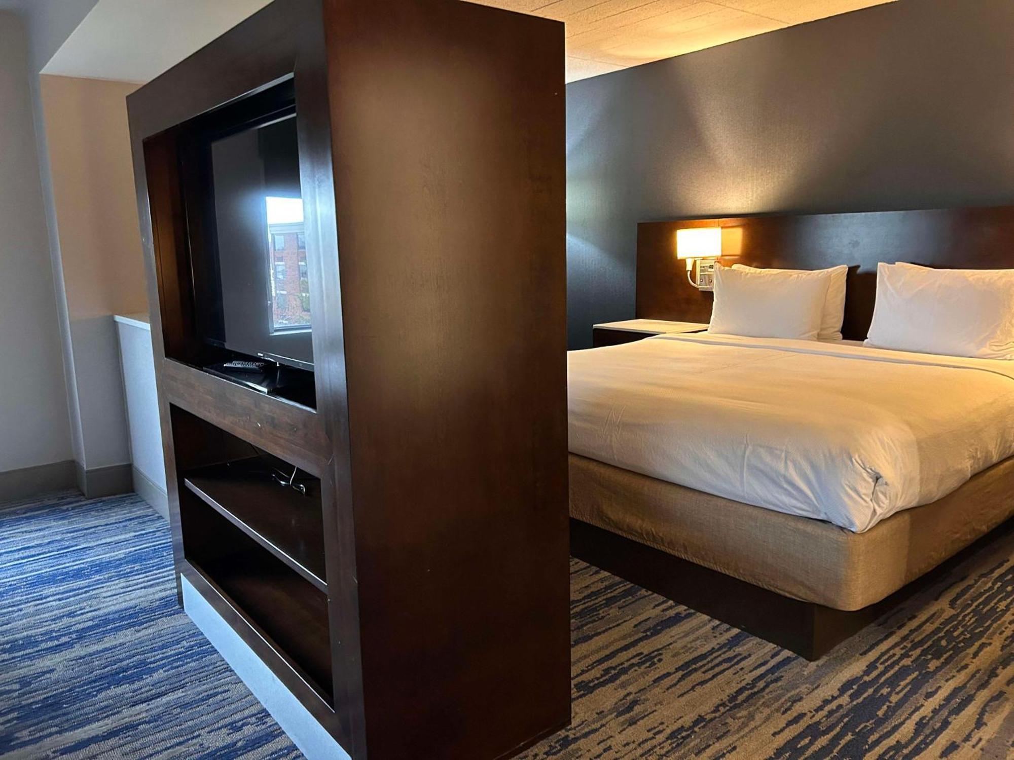 Skyline Hotel Detroit Airport, Surestay Collection By Best Western Romulus Exterior photo