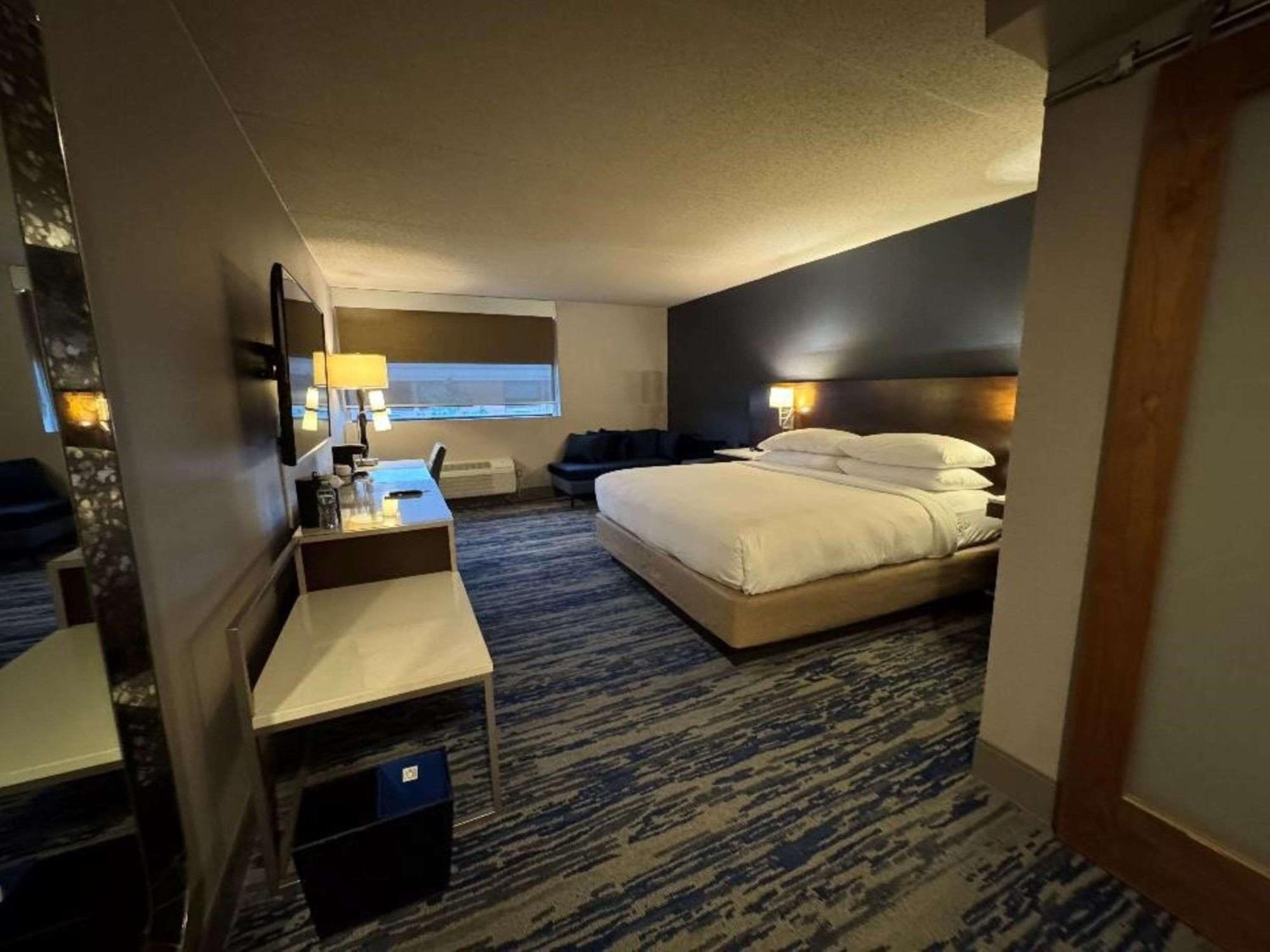 Skyline Hotel Detroit Airport, Surestay Collection By Best Western Romulus Exterior photo