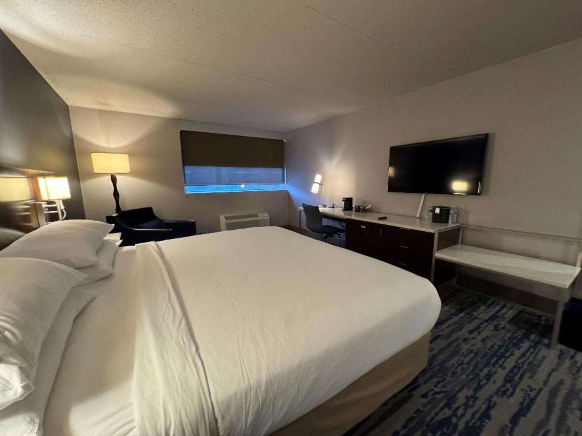 Skyline Hotel Detroit Airport, Surestay Collection By Best Western Romulus Exterior photo