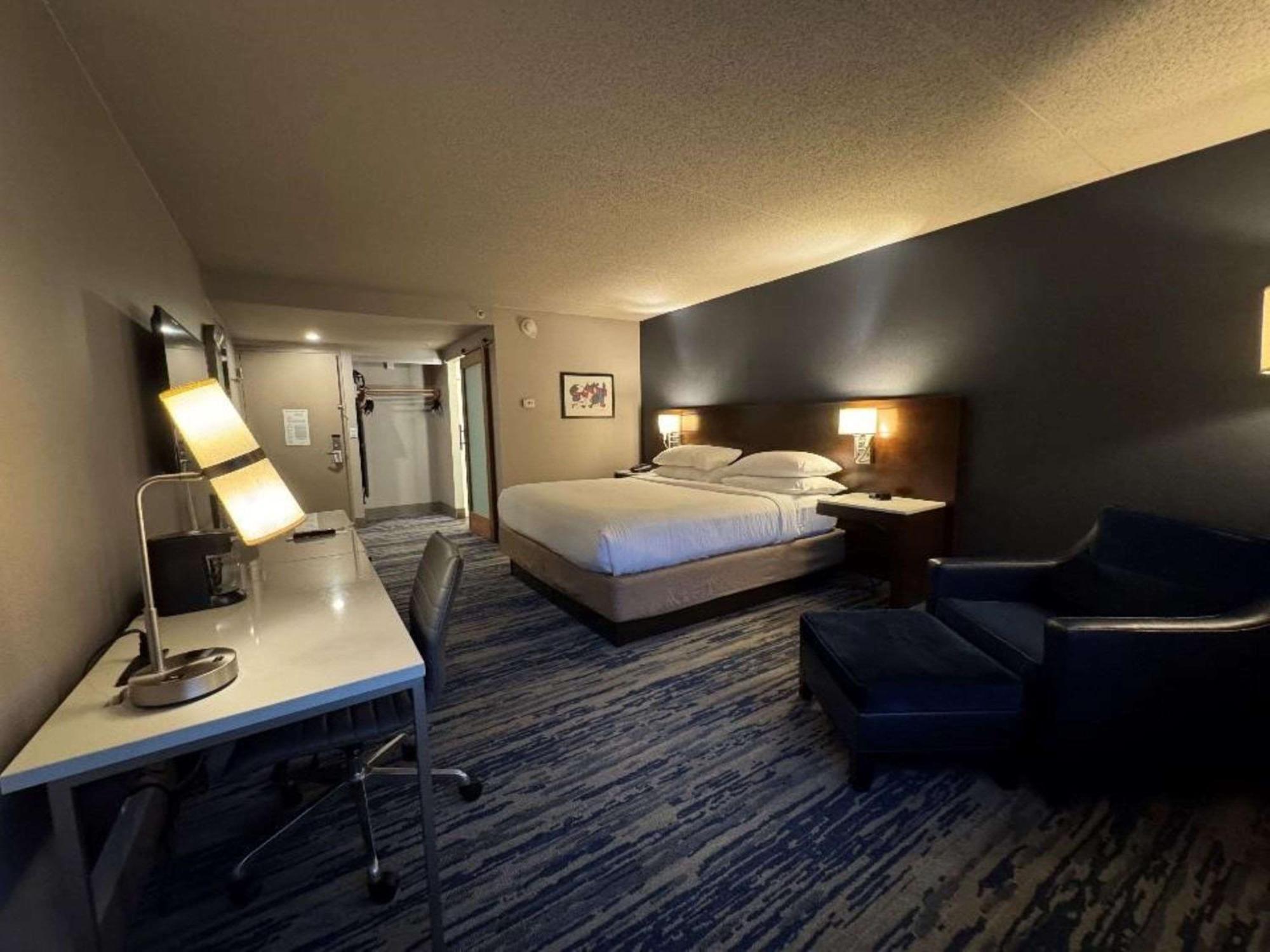 Skyline Hotel Detroit Airport, Surestay Collection By Best Western Romulus Exterior photo