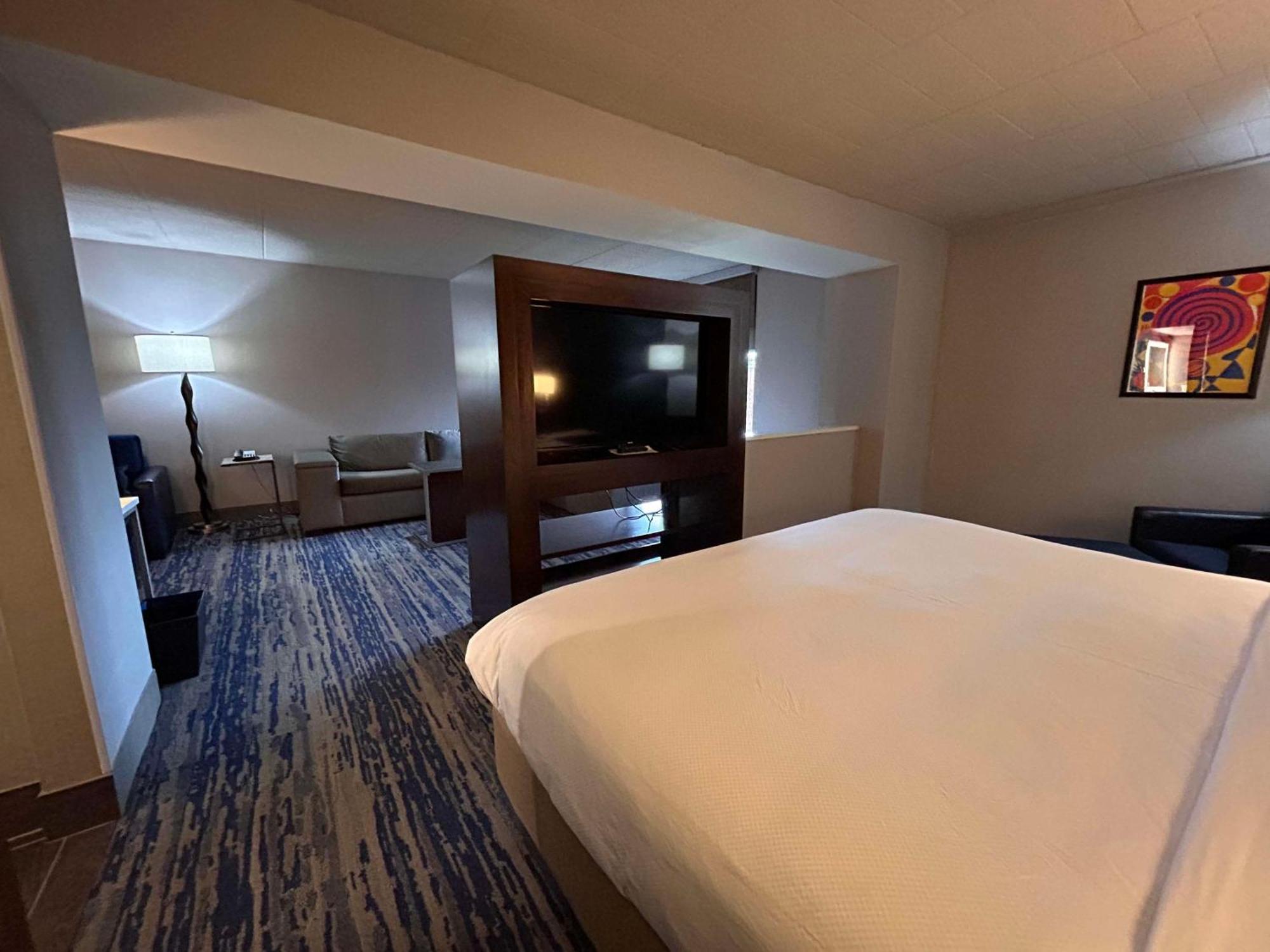 Skyline Hotel Detroit Airport, Surestay Collection By Best Western Romulus Exterior photo