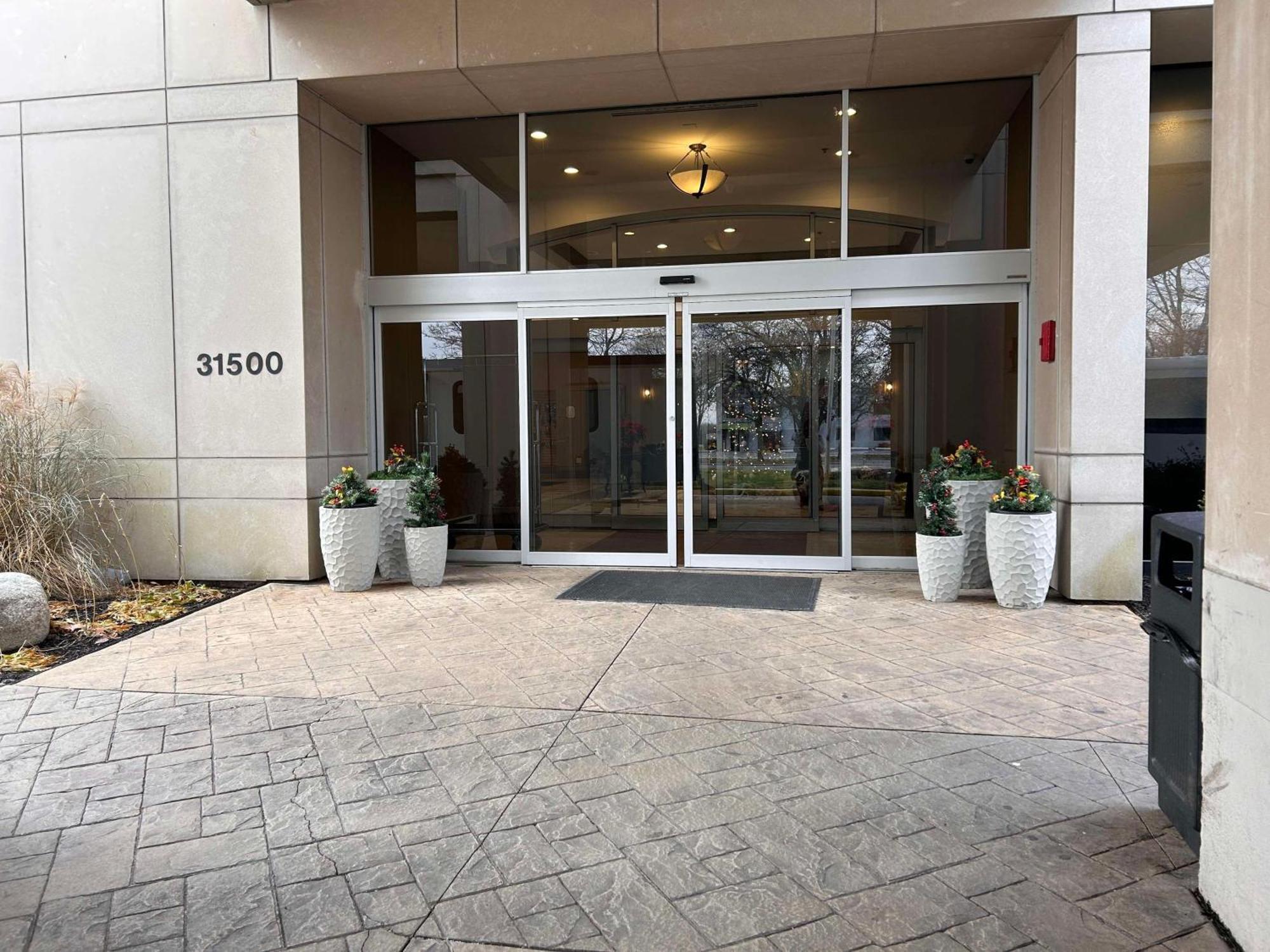 Skyline Hotel Detroit Airport, Surestay Collection By Best Western Romulus Exterior photo